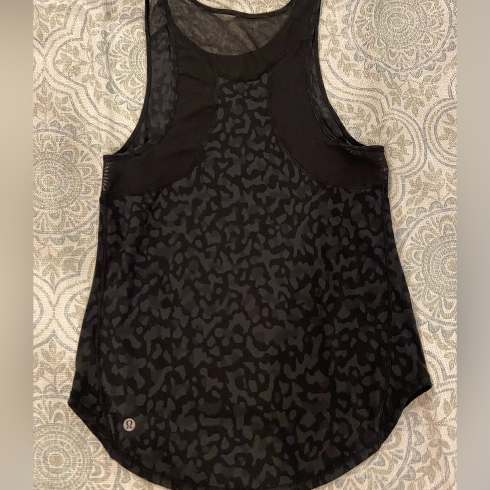 Lululemon light weight, tank top, black and gray, camo print